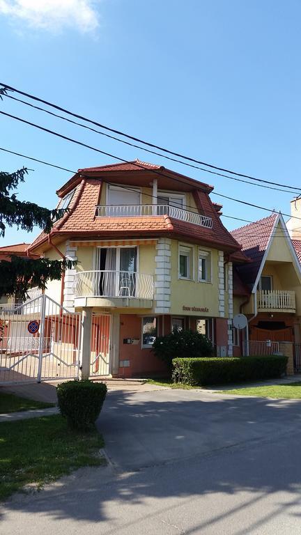 Boglarka Apartman Hajdúszoboszló Buitenkant foto